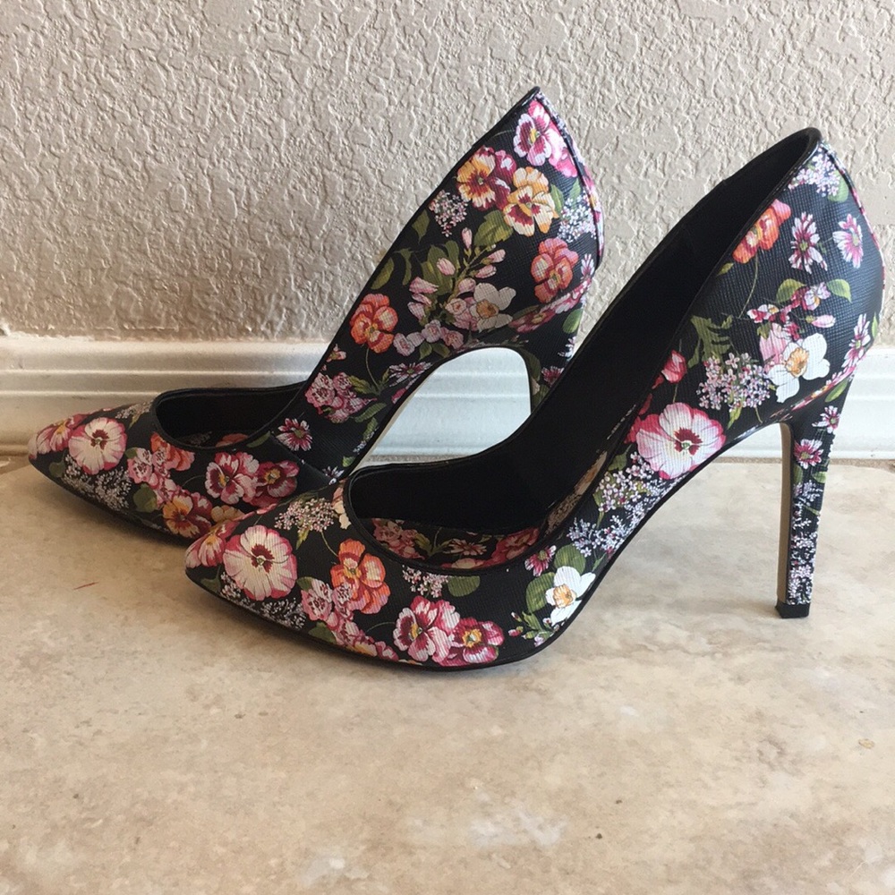 Jessica Simpson heels